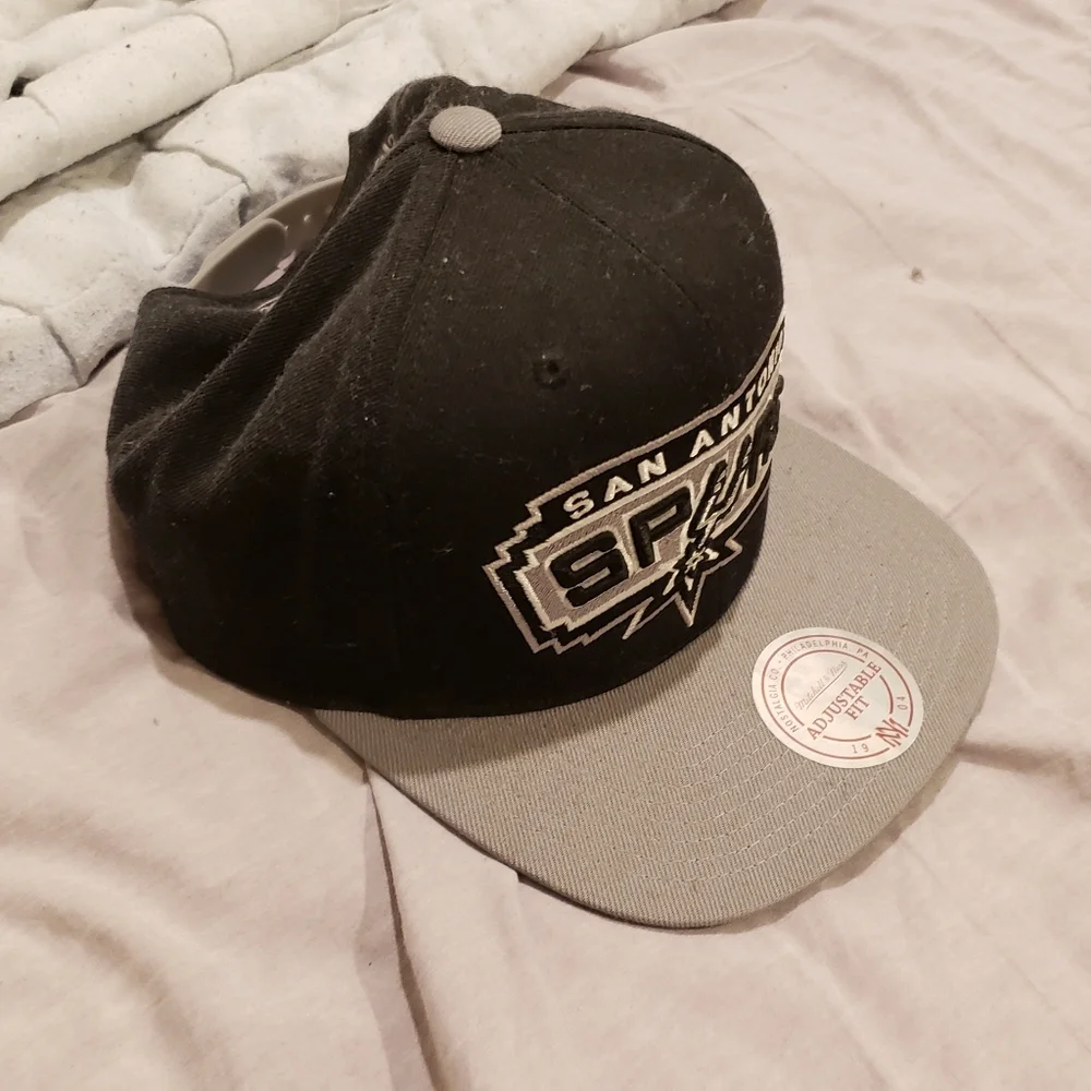 San Antonio Spurs MN XL Logo Snapback - Mitchell & Ness - Picture 2 of 9